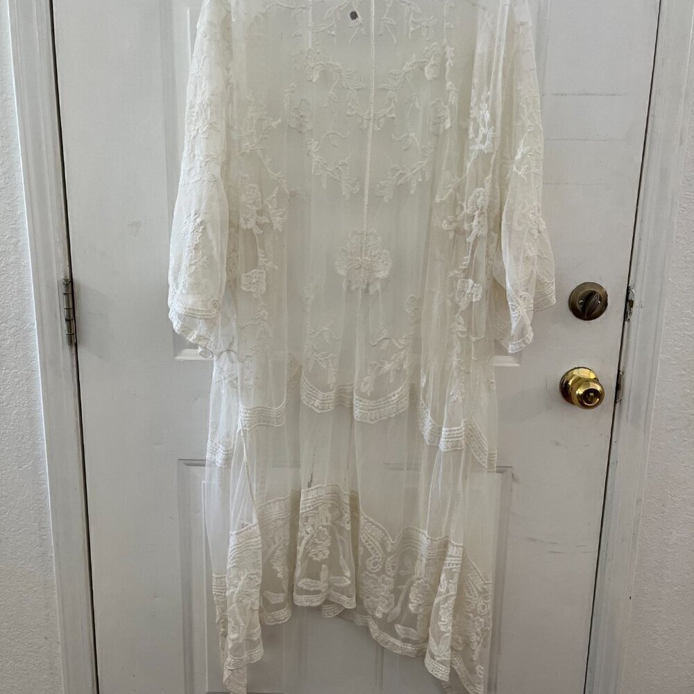 Dizzy Gal Woman's Plus-Size Ivory Floral Lace Open-Front Kimono Sz 1x - Picture 5 of 13